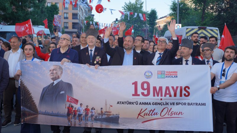 AVCILAR’DA 19 MAYIS COŞKUSU SAHİLE TAŞTI