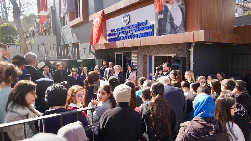 BİR KÜTÜPHANEDEN FAZLASI:GÜLSEVİN BUKET DEĞİRMENCİ GENÇLİK KÜTÜPHANESİ AÇILDI