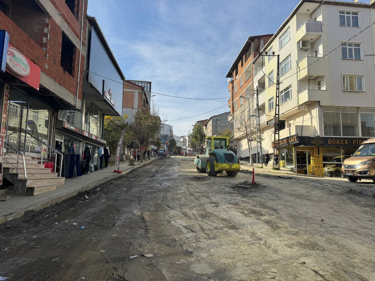 Atatürk Caddesi - Balıkyolu Caddesi - G76 Sokak  Yeşilkent Mahallesi